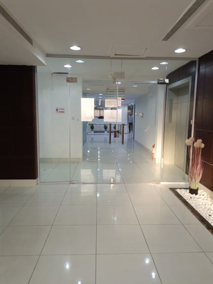 صورة زجاج الرياض